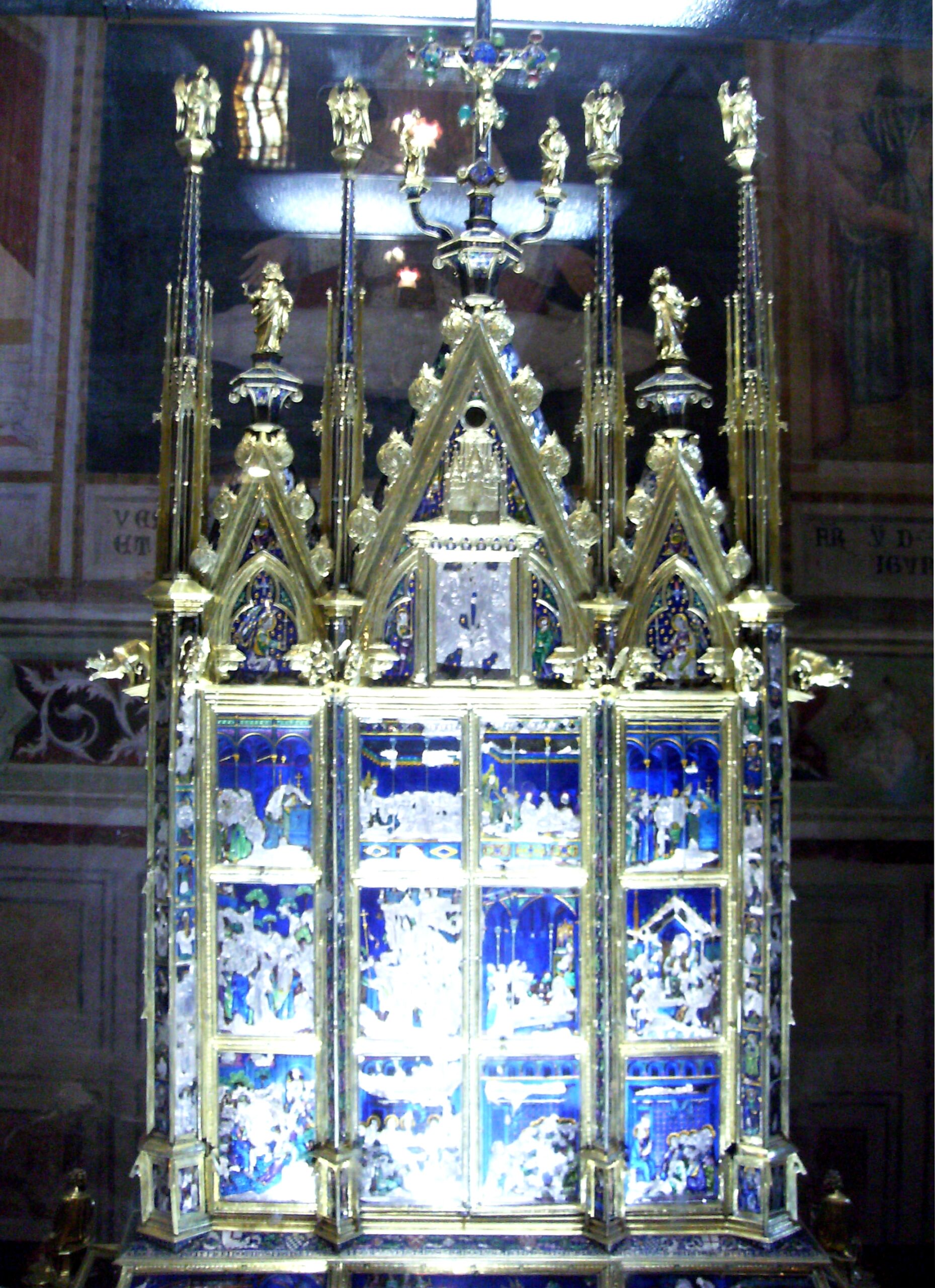 Relicario gótico del Santo Corporal de Orvieto, con esmaltes azules que narran el milagro de Bolsena